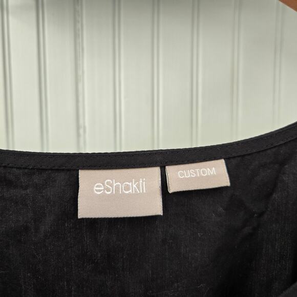 Eshakti Custom Black Sleeveless V-neck Pleated Knee Length Dress - Picture 3 of 8